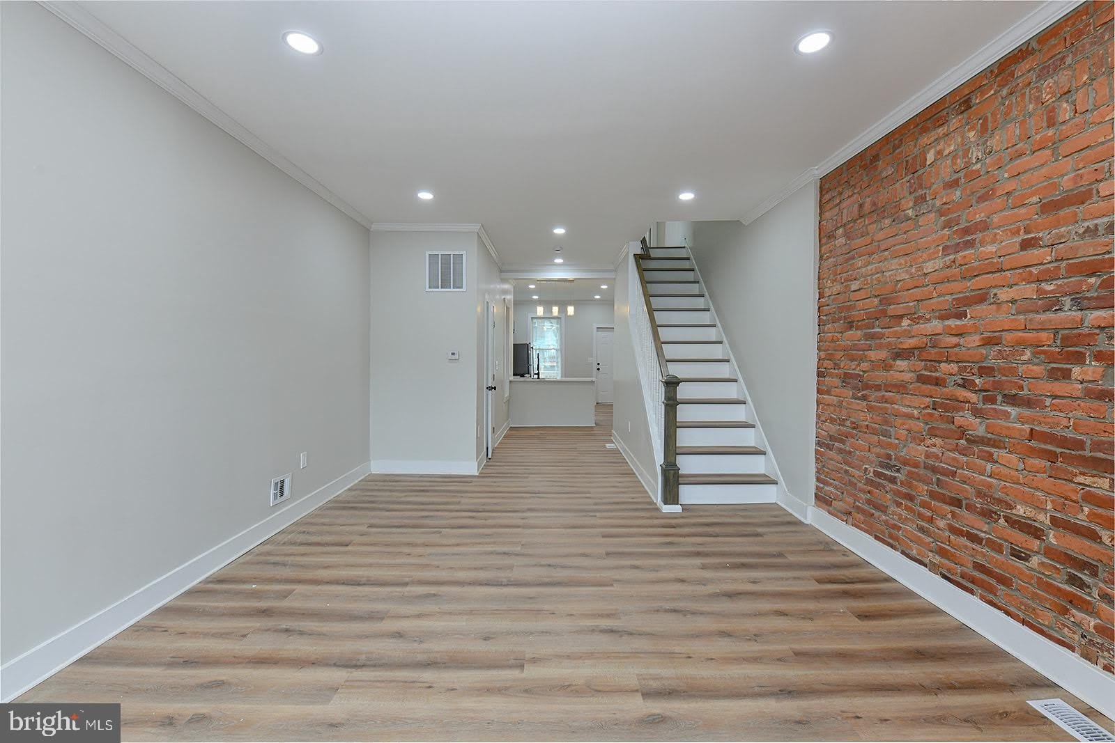 420 E 28TH Street – photo 3