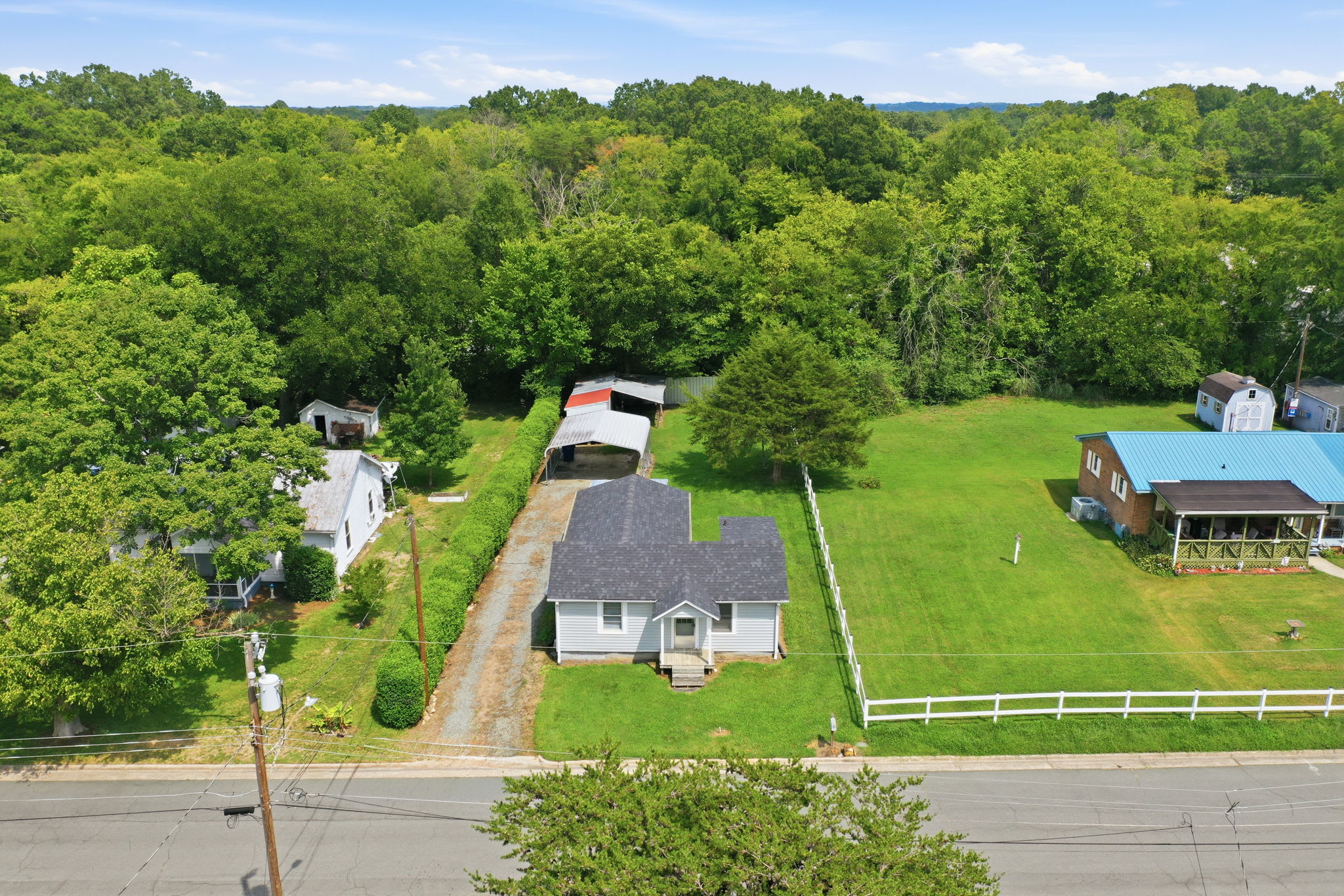 715 Larry Avenue – photo 2