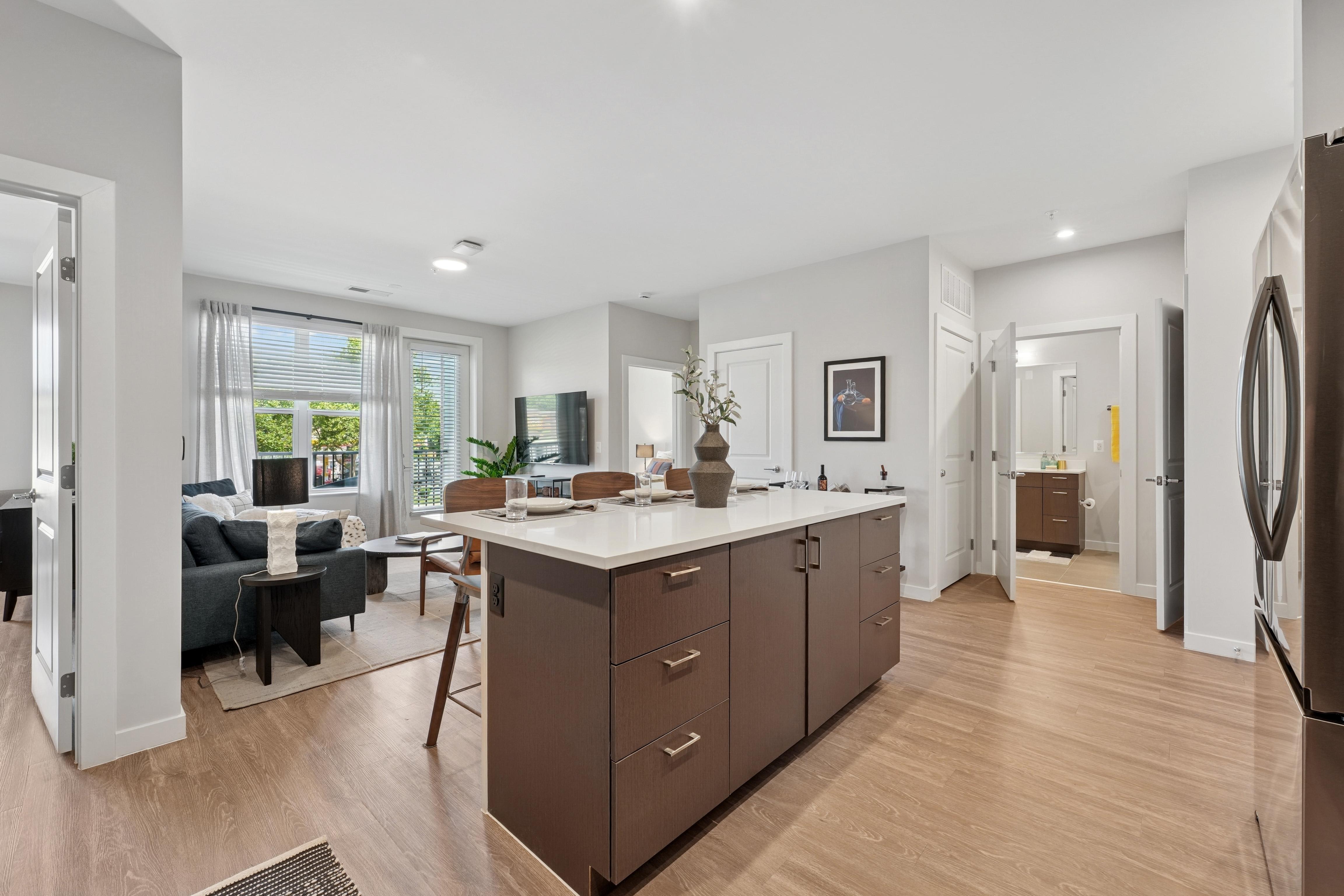 Mayfair House Apartments – photo 1