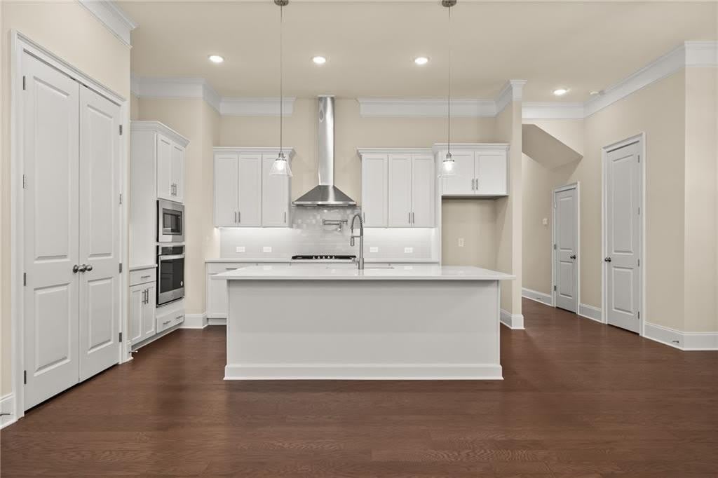 136 Village Green Avenue – photo 5
