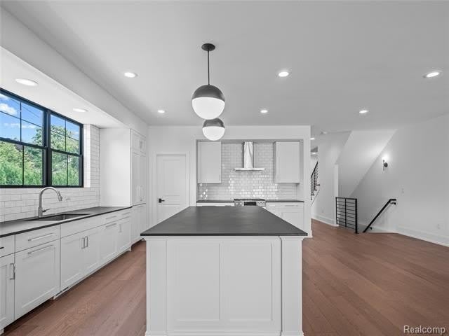 887 Redding Road – photo 5