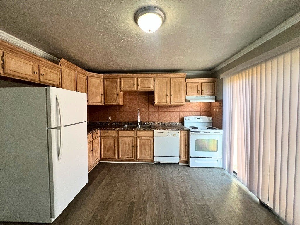 2326 NW Lincoln Avenue – photo 5