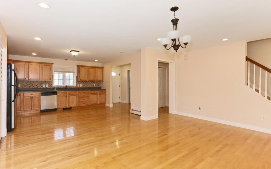24 Burrell St. – photo 2