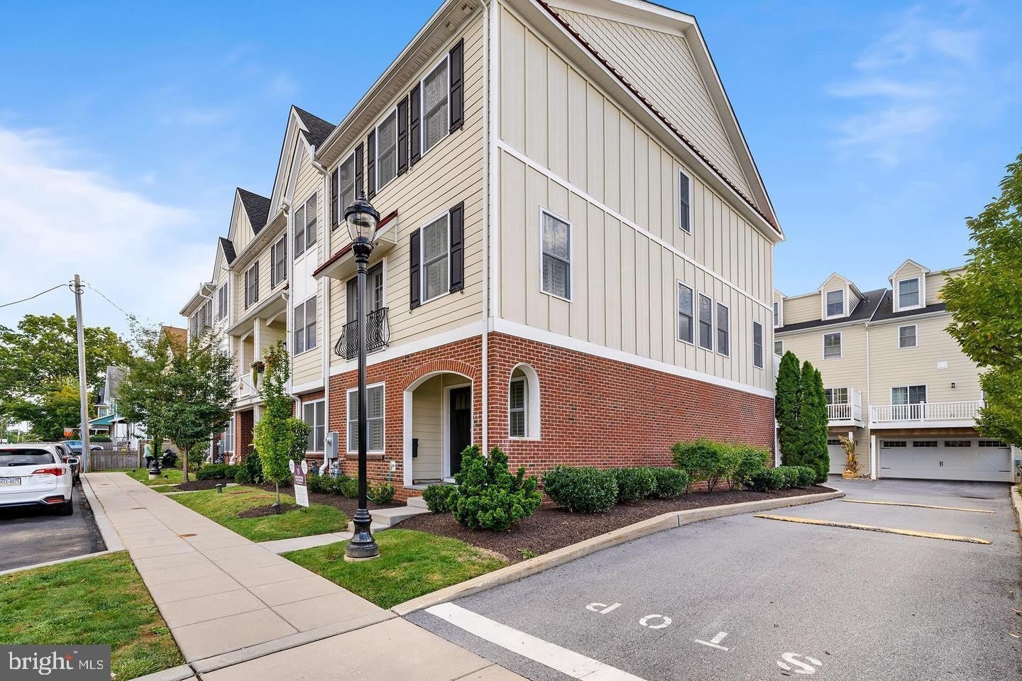 22 BRIDGE Avenue – photo 2
