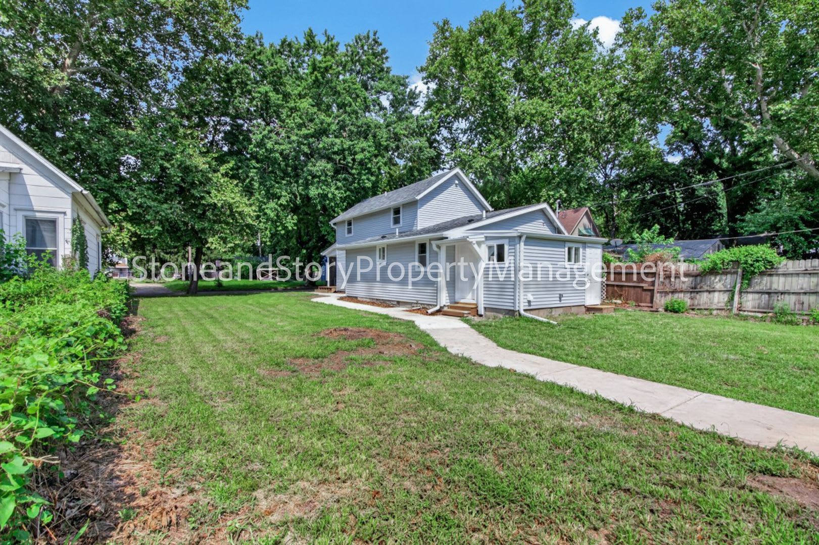 New Remodeled 4 Bedroom 2 Bath – photo 3