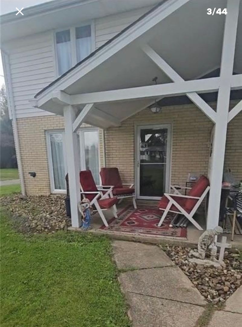 Shenango Twp School District-Town Home – photo 1