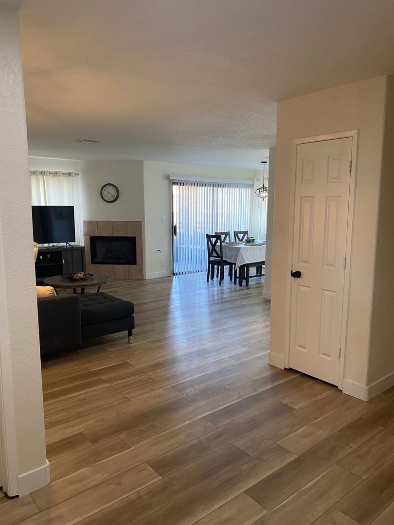 Americana Property Mgmt Freshly Remodeled 2Beds 2Baths Condo Fully Furnished In The Sw – photo 4
