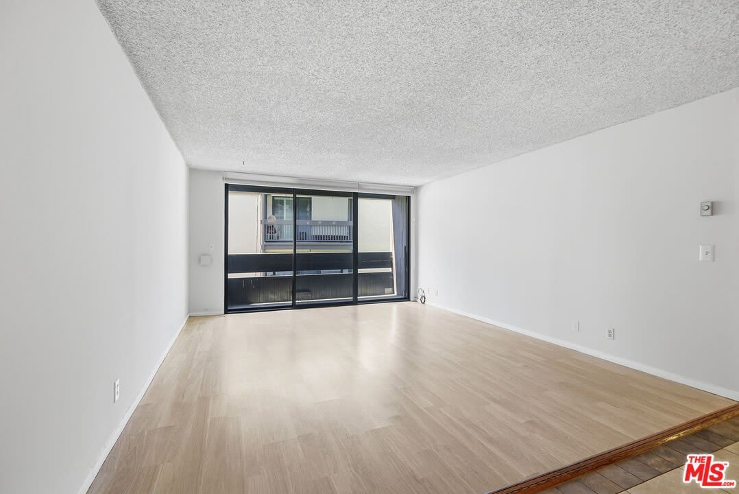 7777 W 91St St – photo 4