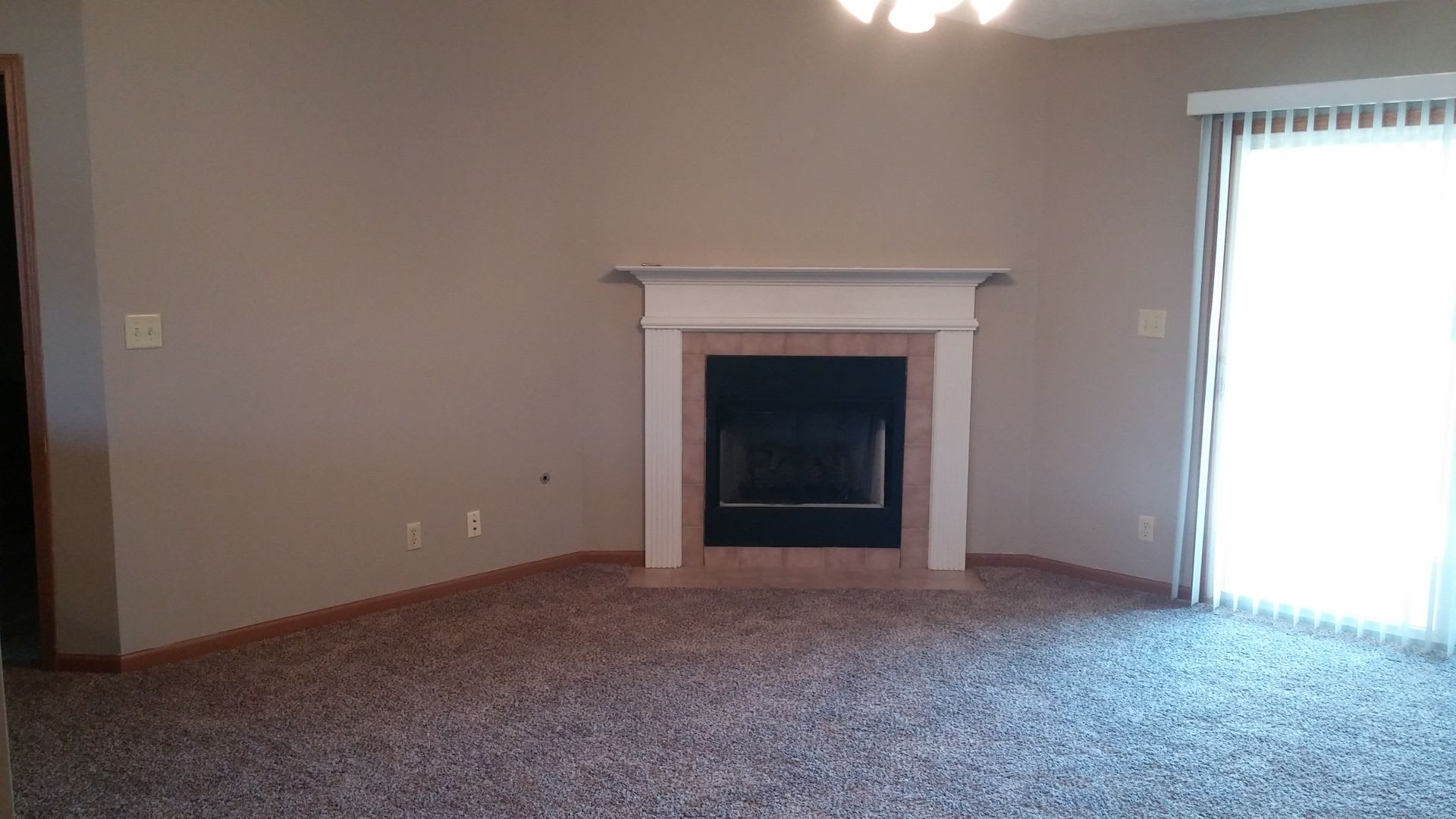 Spacious 2-Bed, 2-Bath Duplex with Attached Garage! – photo 3