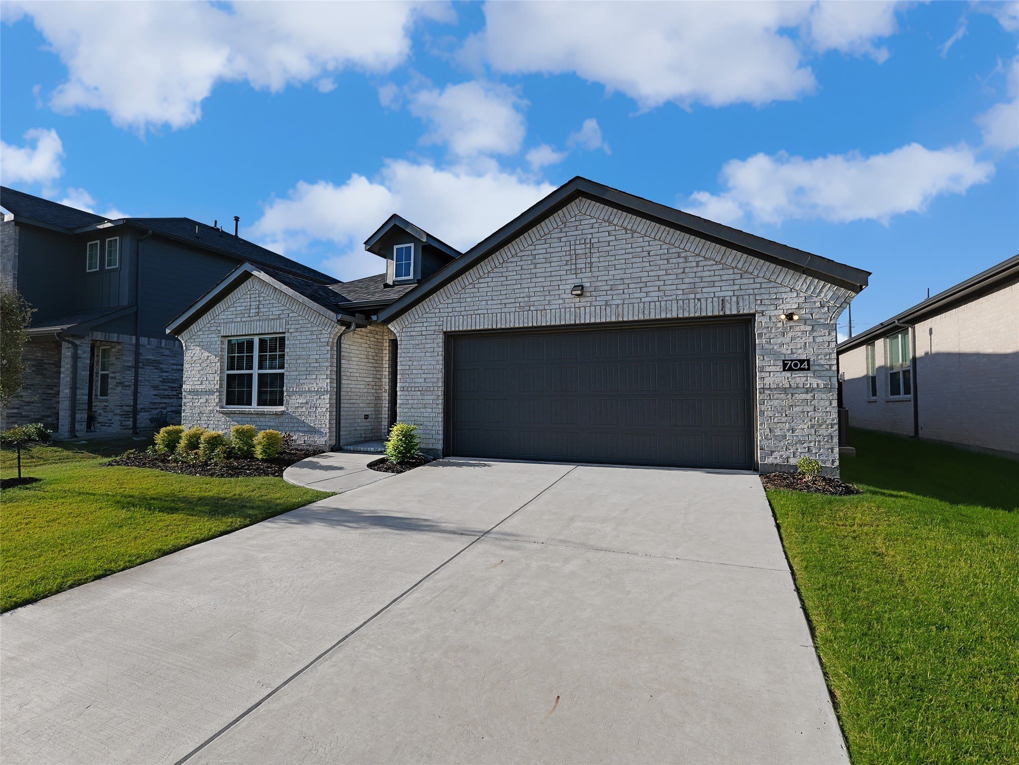 704 Rusty Spurs Place – photo 2