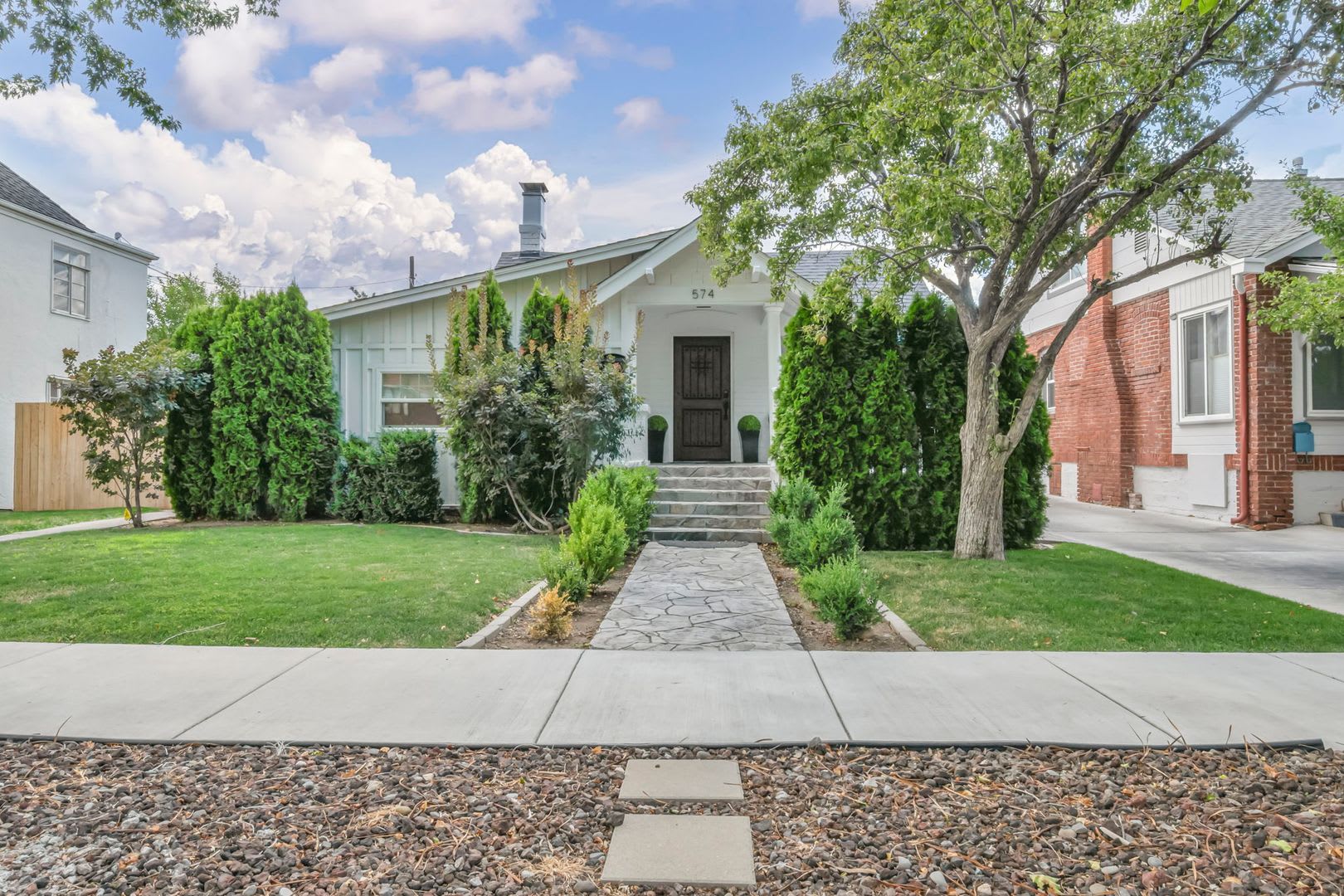RARE Nixon Manor Rental – FULLY FURNISHED with UTILITIES INCLUDED – photo 2