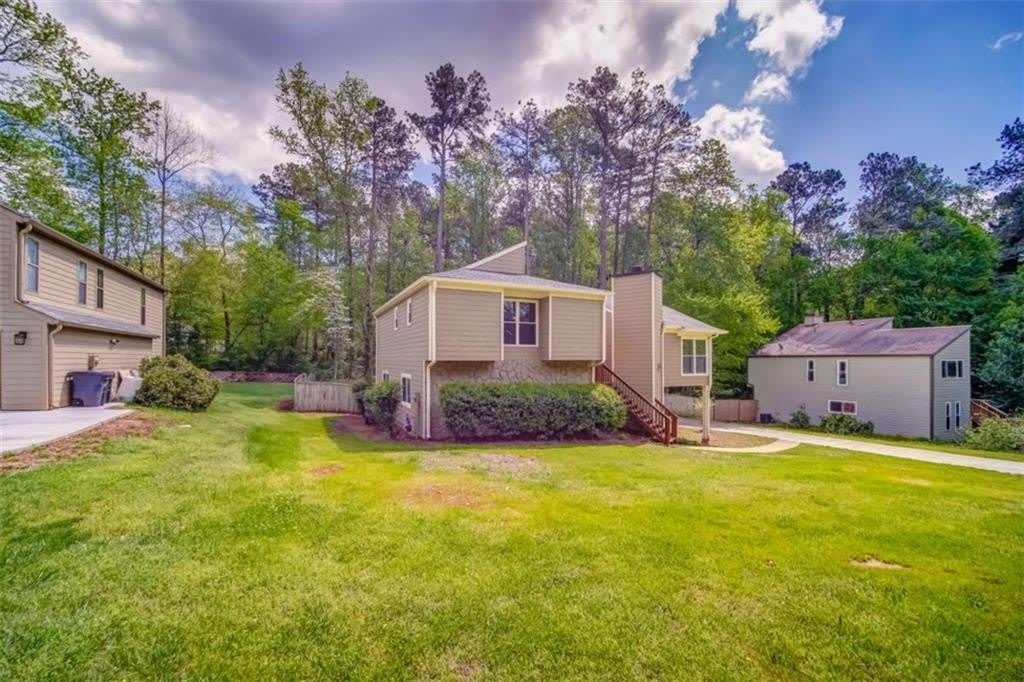 2218 Woodfern Drive – photo 2