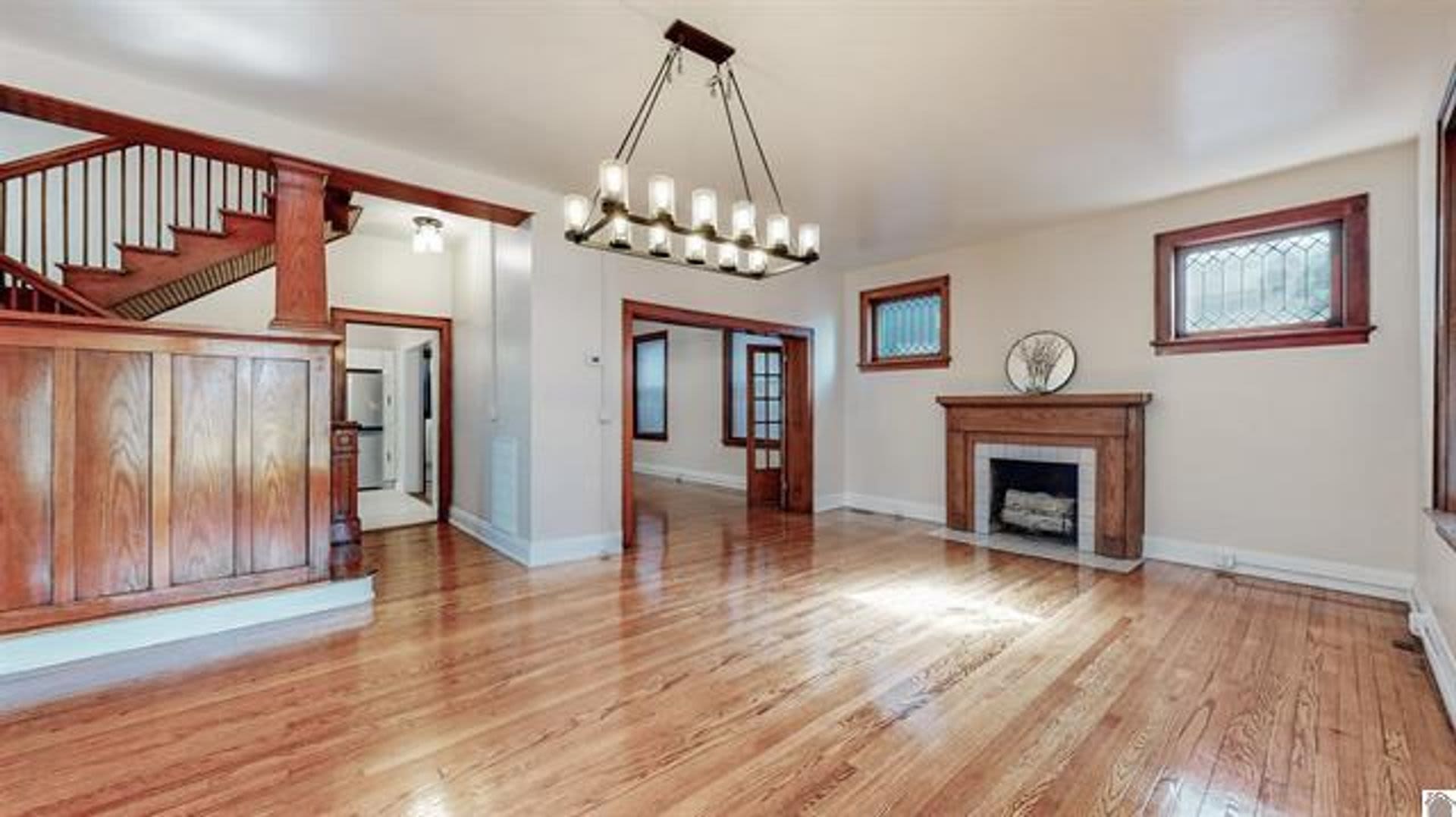 Beautiful Historic Home For Lease! – photo 2