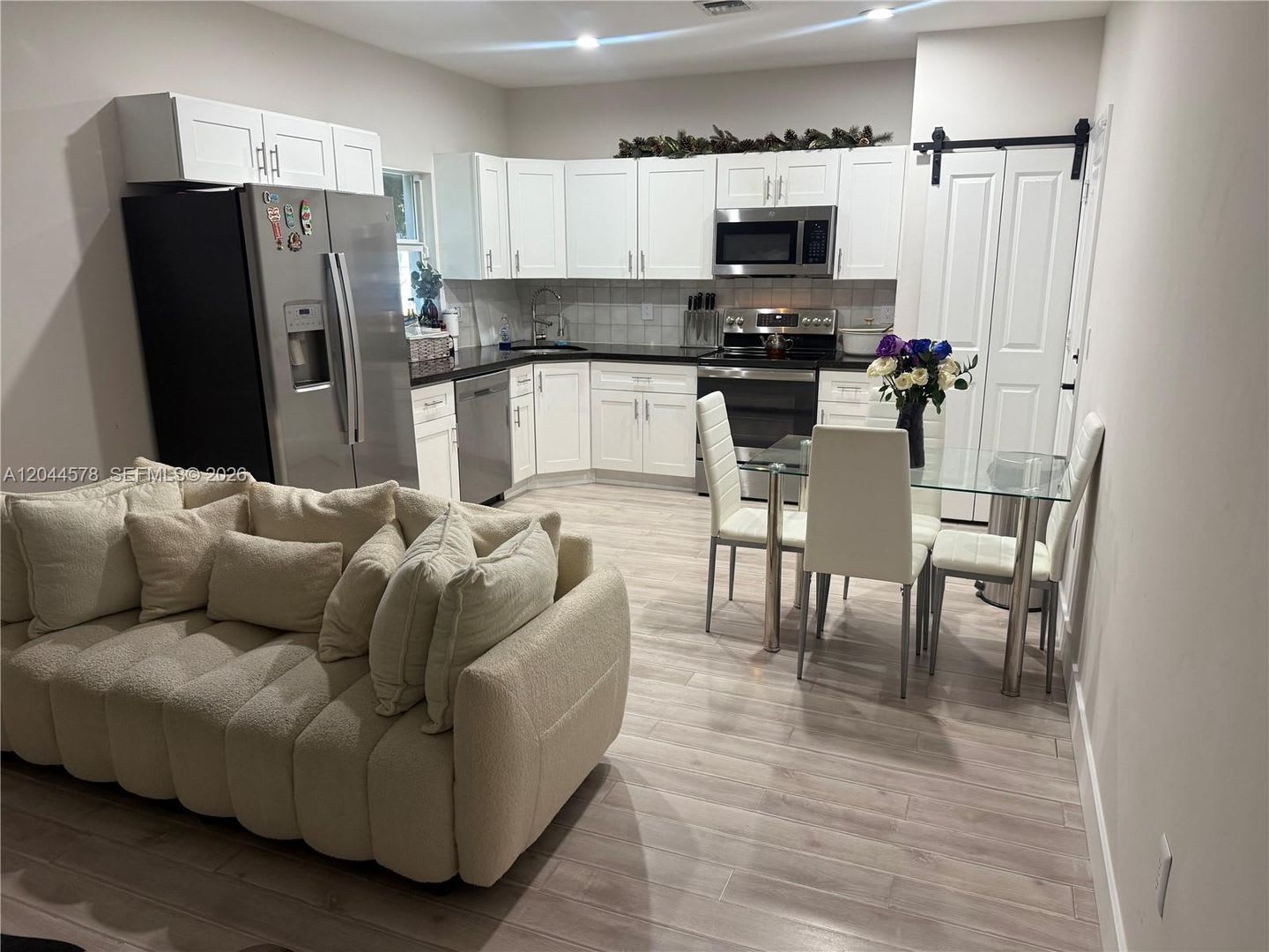 1035 Nw 2Nd Avenue Fort Lauderdale Fl 33311 6229 – photo 1