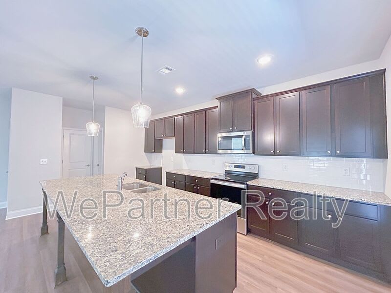 2586 Mills Commons Dr – photo 2