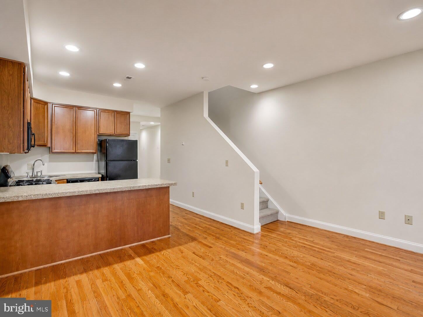 2542 W GIRARD Avenue – photo 2