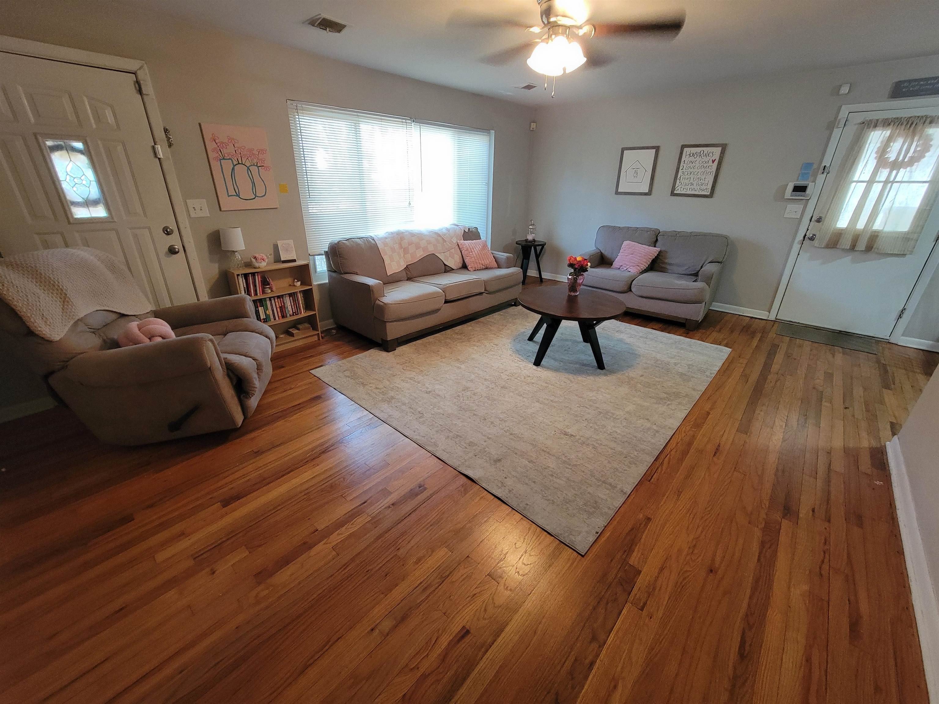 2107 High Road – photo 5