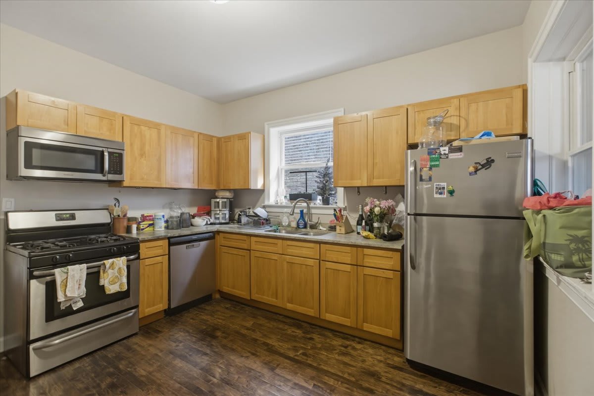 1042 North Kedzie Avenue – photo 3