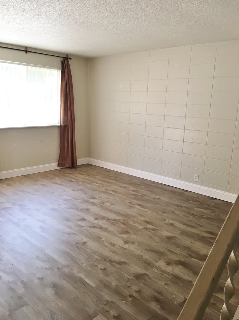 Cute updated 2 bed 1.5 bath Condo on S Curtis Rd just south of Franklin Rd – photo 3