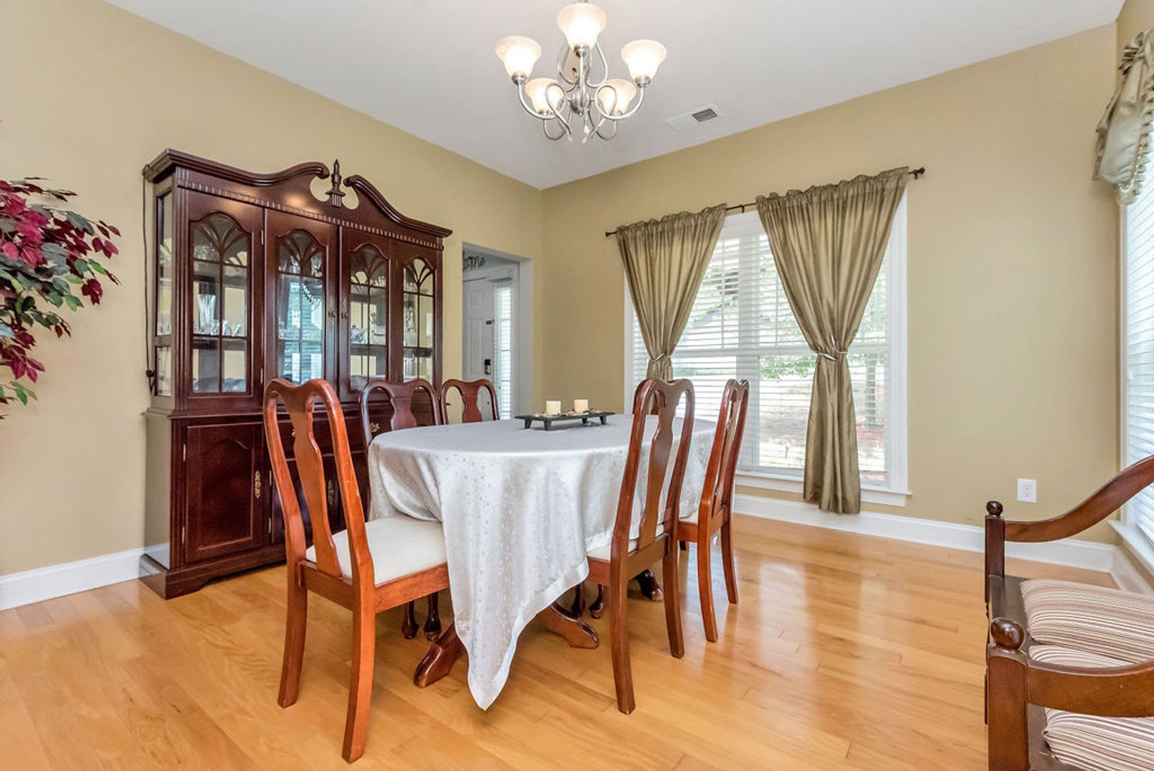 3BR/2.5BA home for rent 7 miles from uptown with access to the greenway at the end of the street. – photo 3