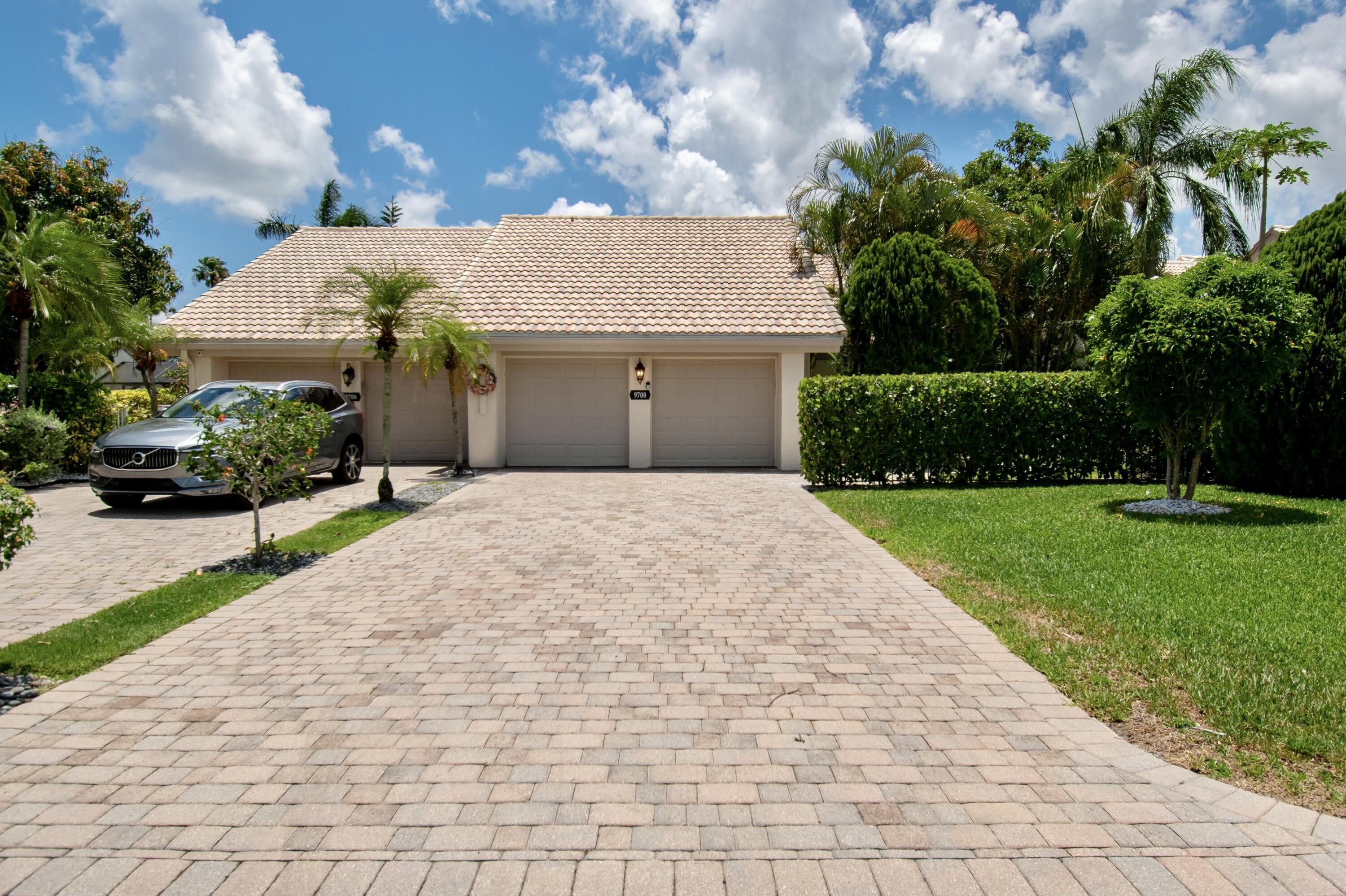 9708 Erica Court – photo 2