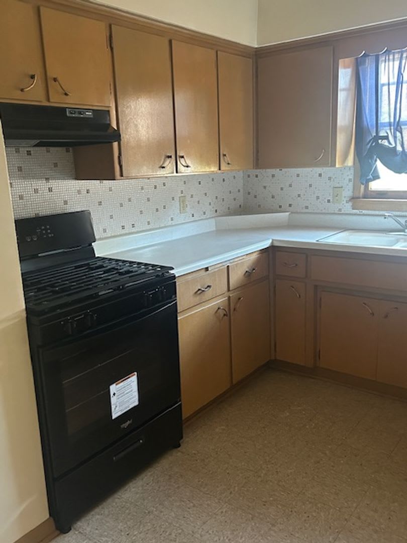 1334 West 28TH – photo 4
