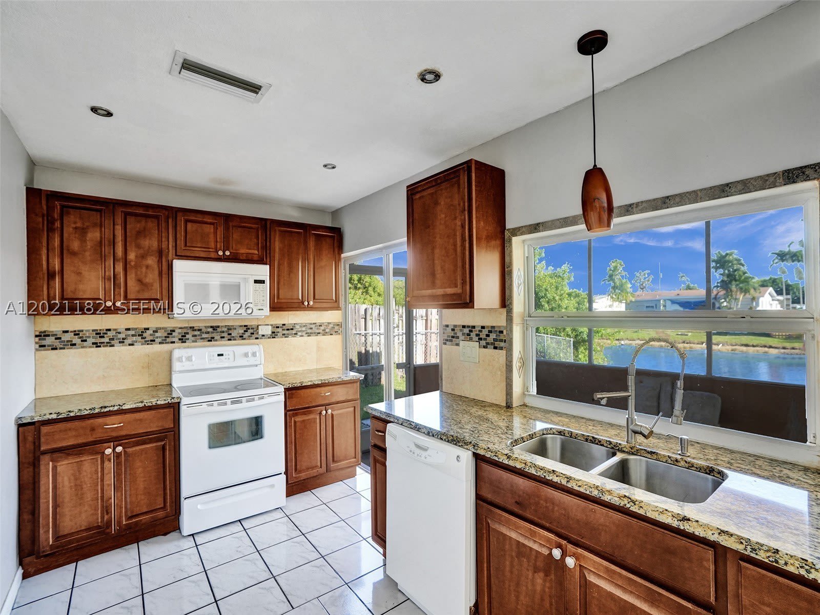 8550 NW 27th Pl – photo 2