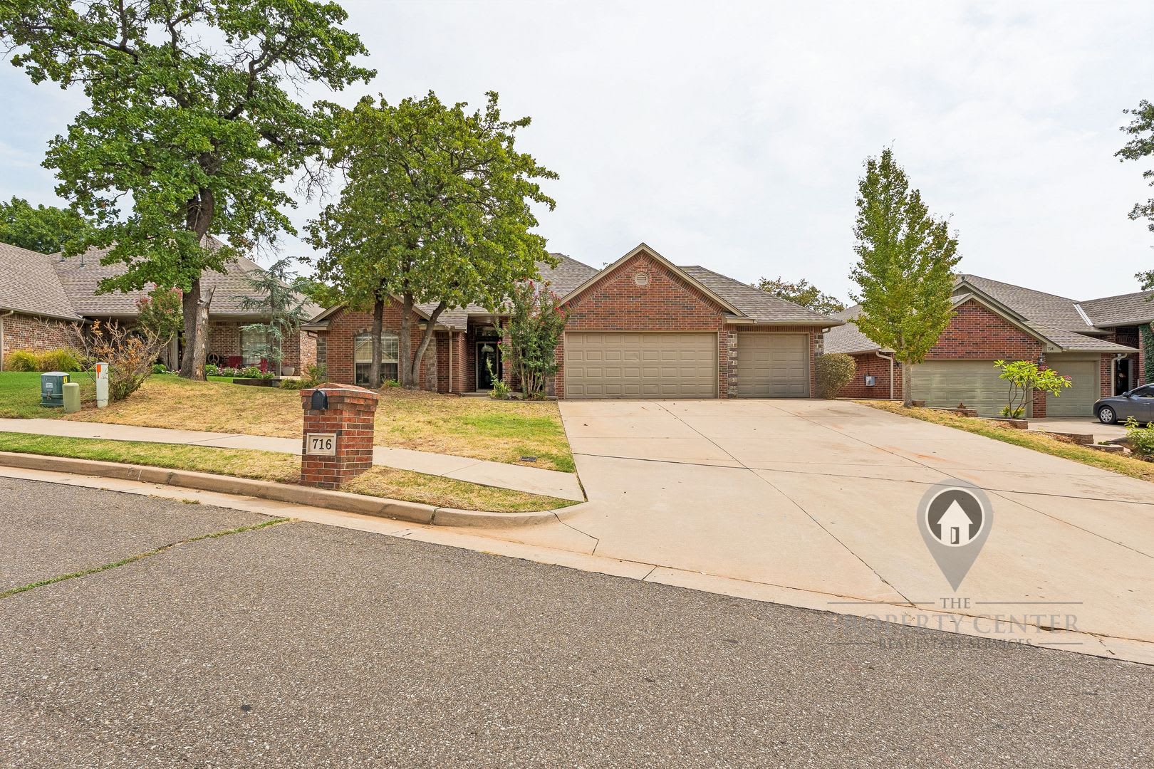 Room To Live Relax Entertain 4 Bedroom Edmond Home – photo 2
