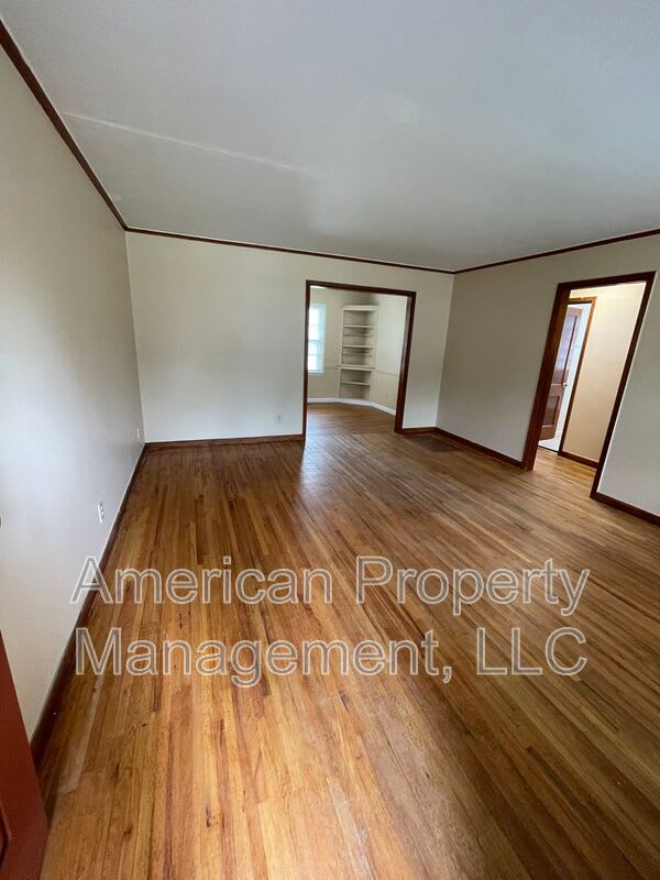 4941 S. Detroit Ave. – photo 2