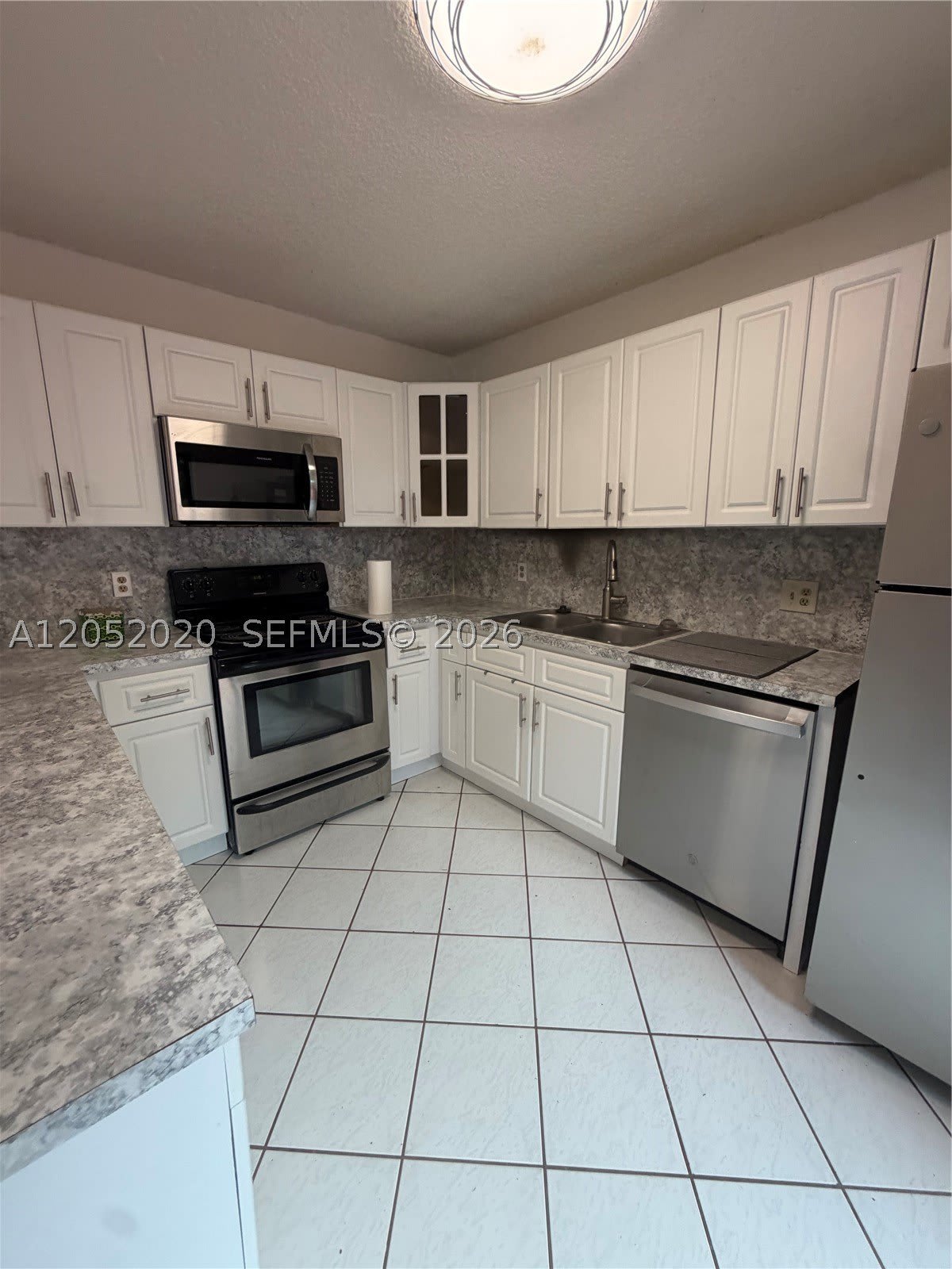 2563 CAMELOT – photo 5