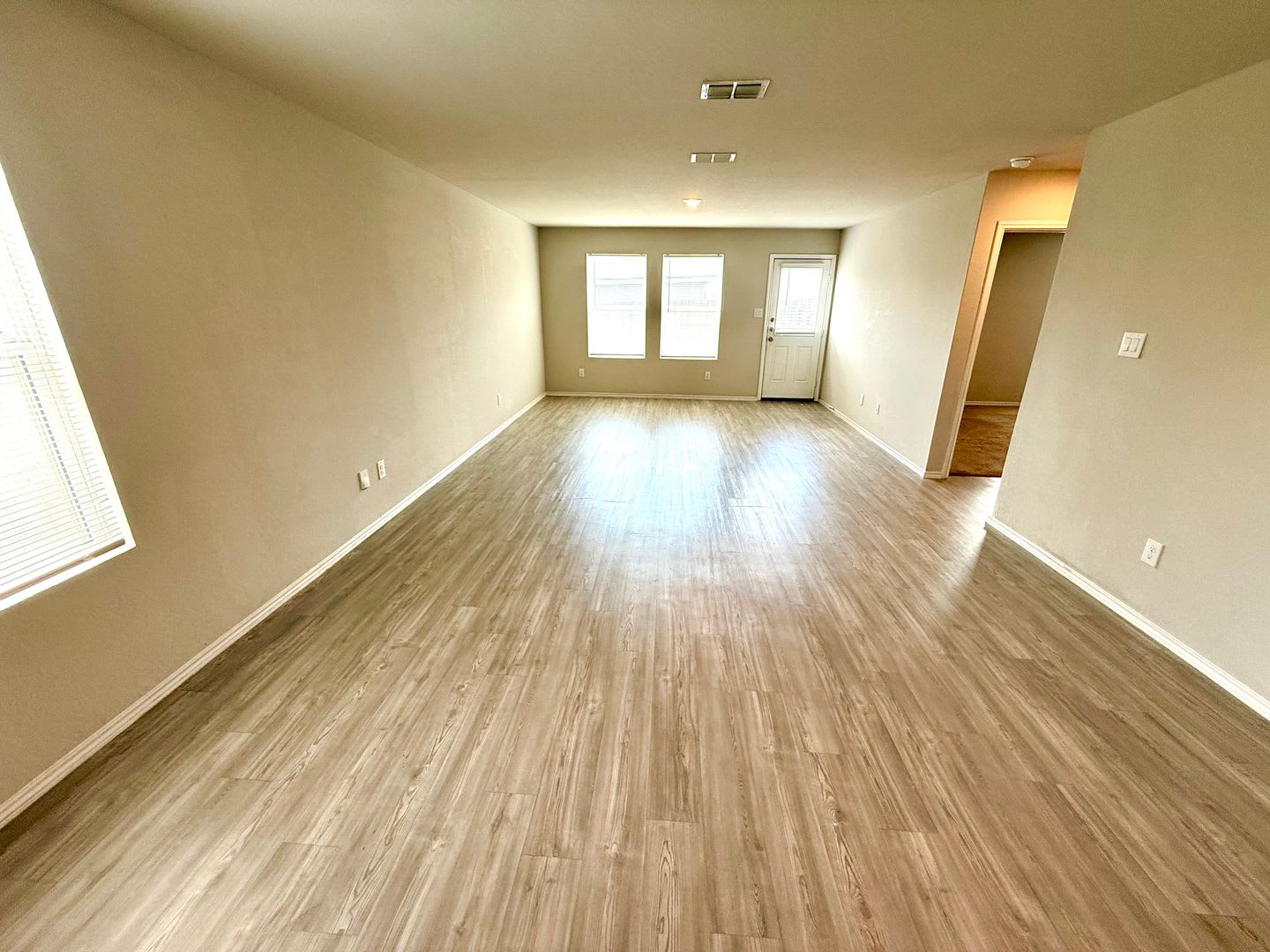 *MOVE IN SPECIAL* Comfortable Living with Open Kitchen & Fenced Yard! – photo 5