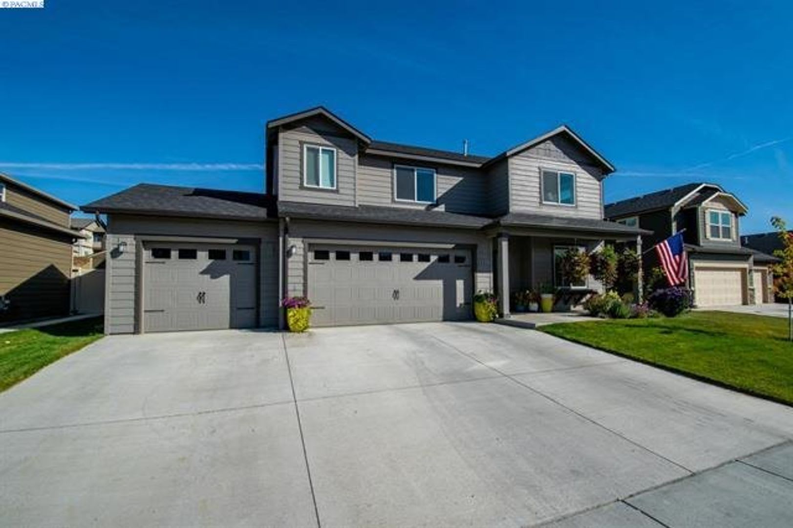 Immaculant 4BD/2.5BA Single Family Home on Sunnyside Hill – photo 1