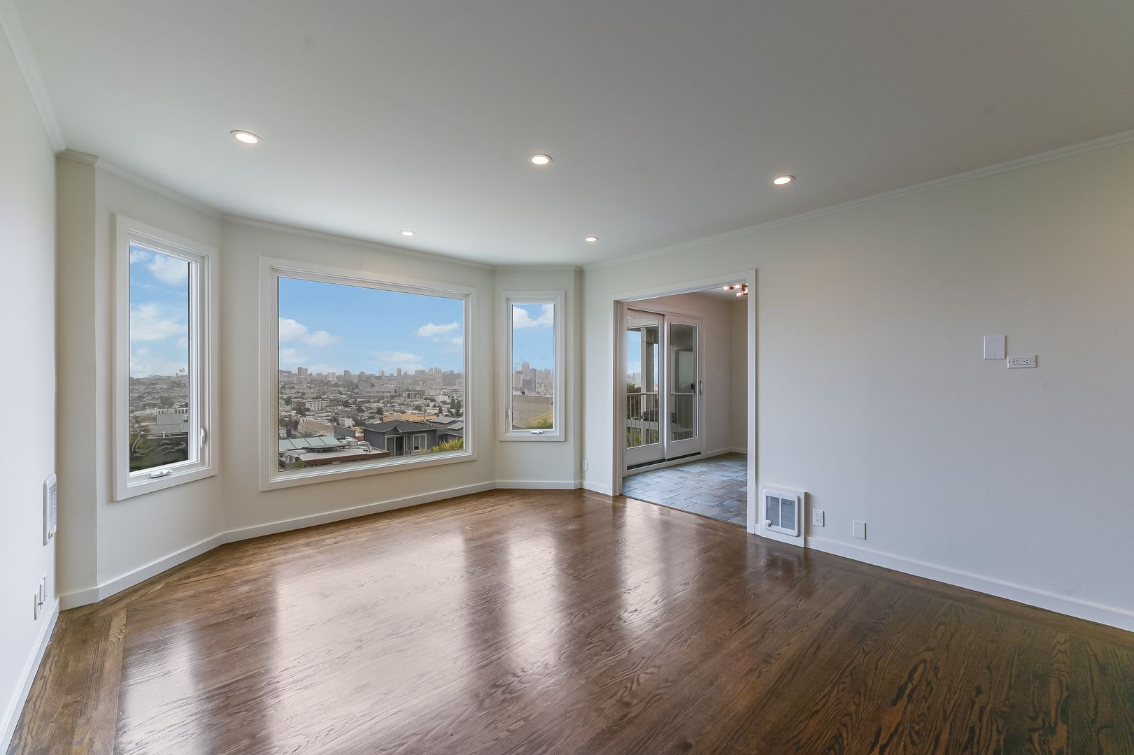 Panoramic SF Views, Elevated Cul-de-Sac Home in Eureka Valley – photo 2