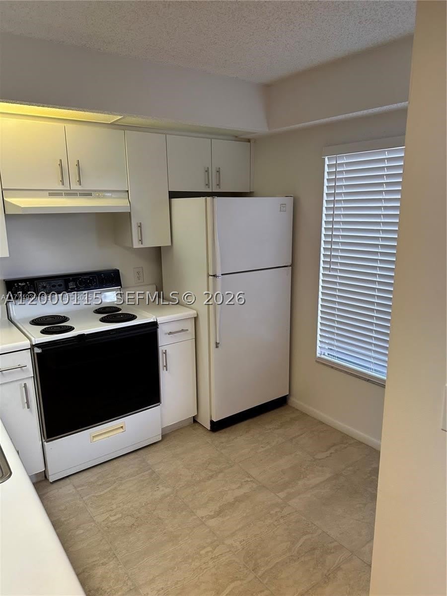 800 SW 137th Ave – photo 5