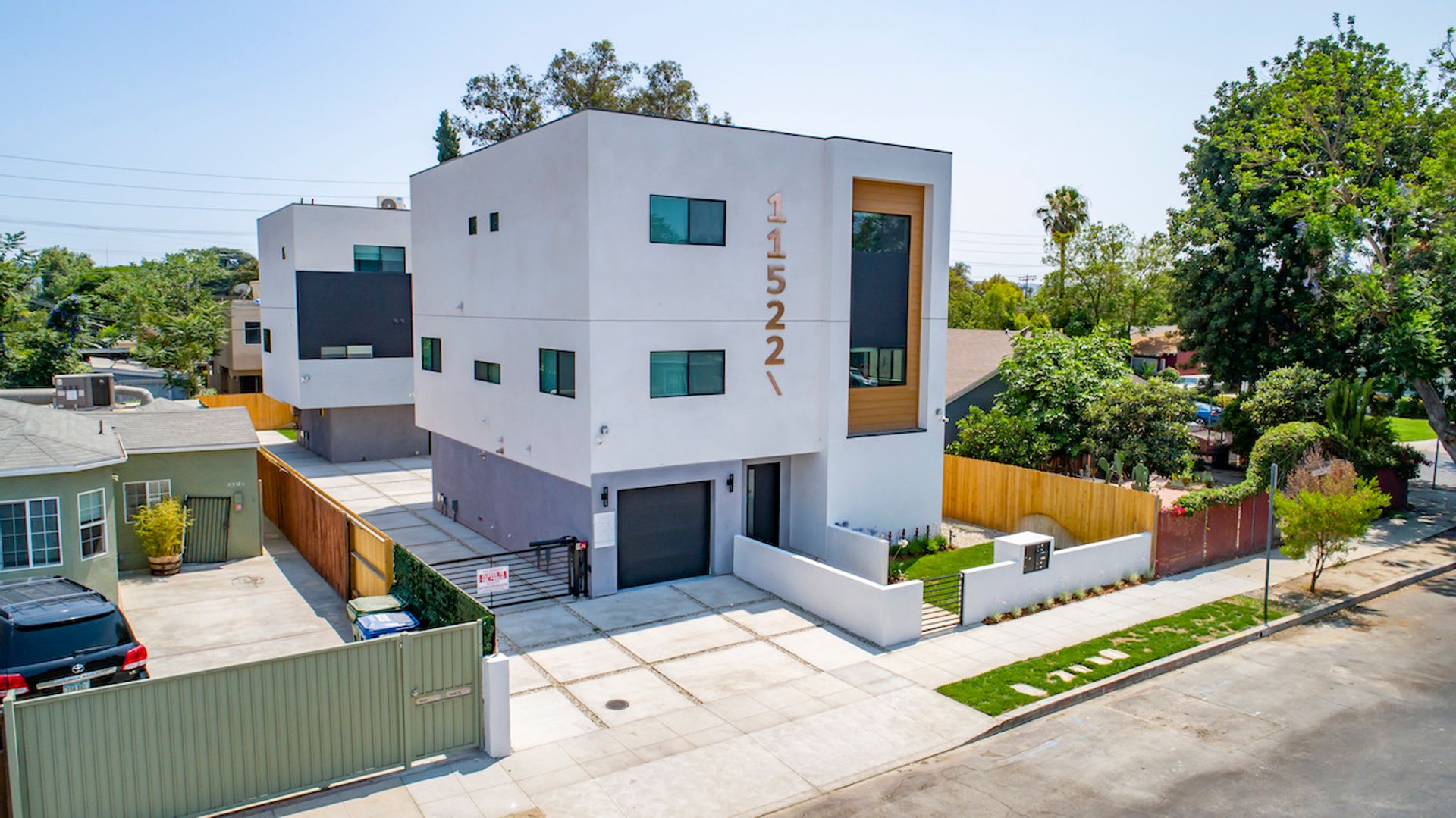 11522 Emelita Street – photo 5