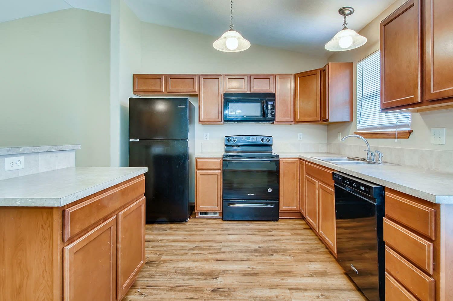 Lakeside Townhomes – photo 4