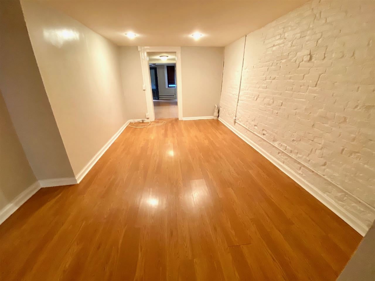 611 BLOOMFIELD ST – photo 3