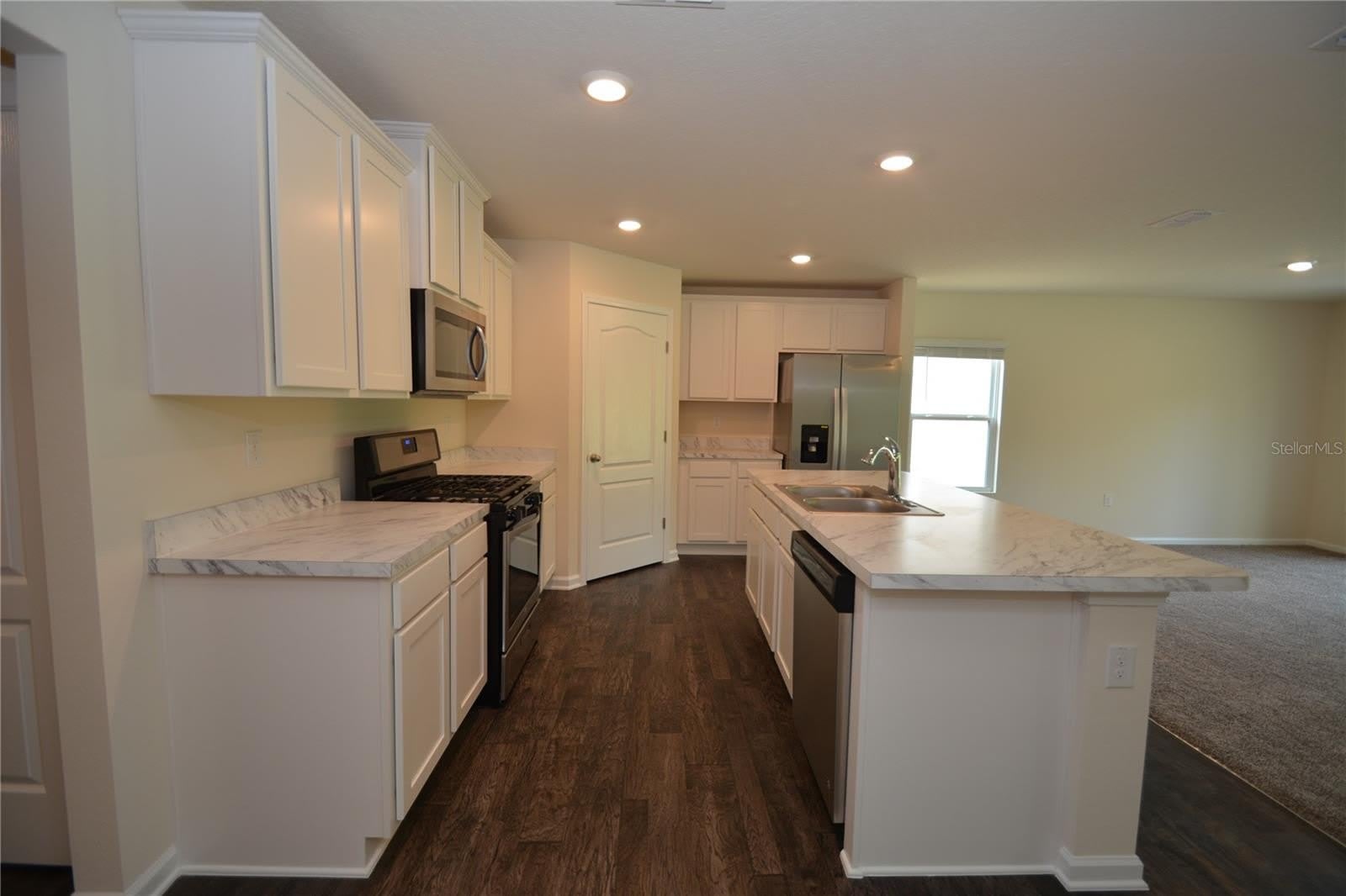 664 GRAND RESERVE Drive – photo 5