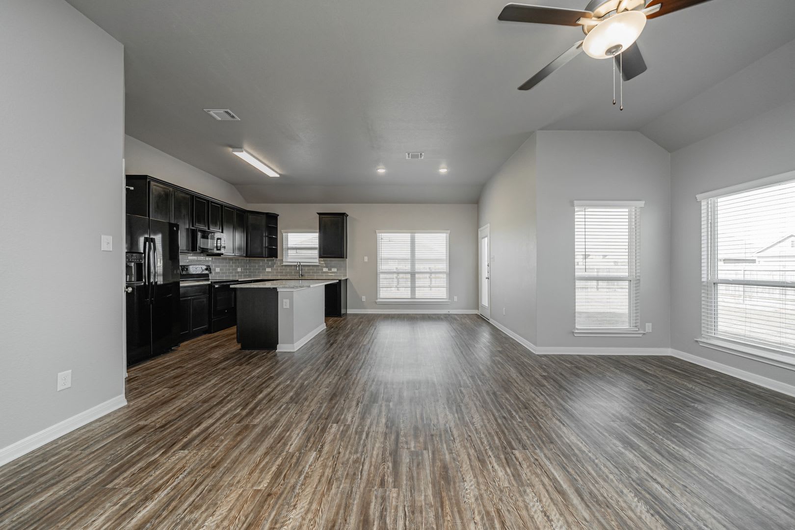 Bright & Cozy Home – photo 5