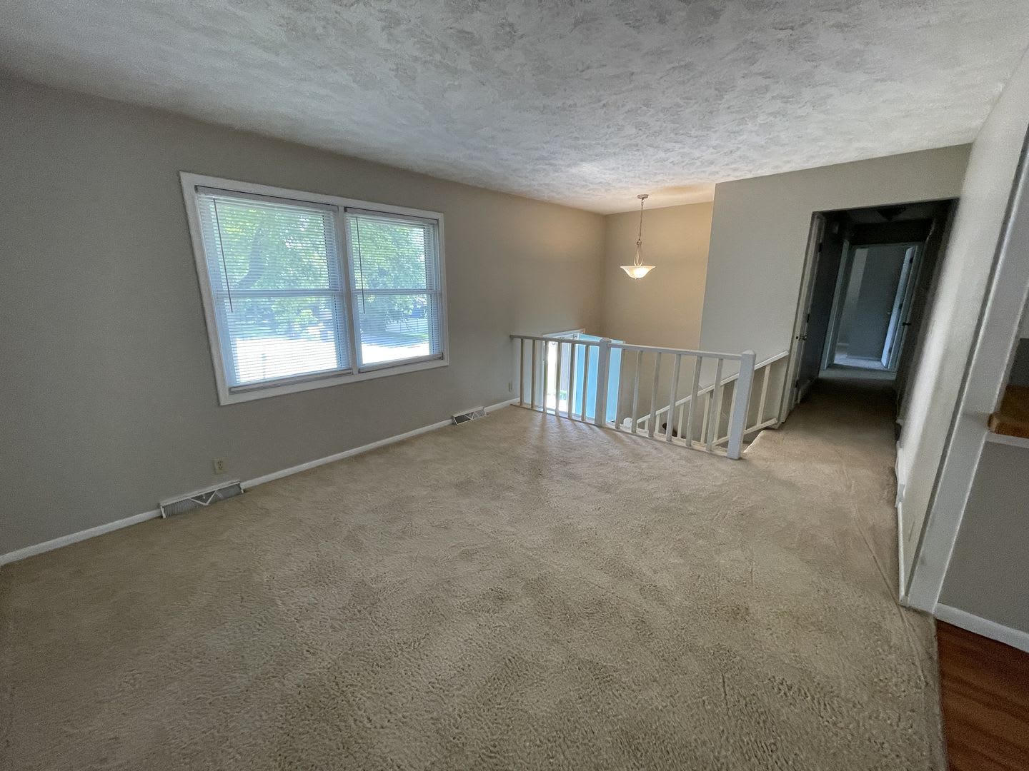 15112 Lincoln Cir – 3 Bed/2 Bath Split Entry in Millard School District – photo 2