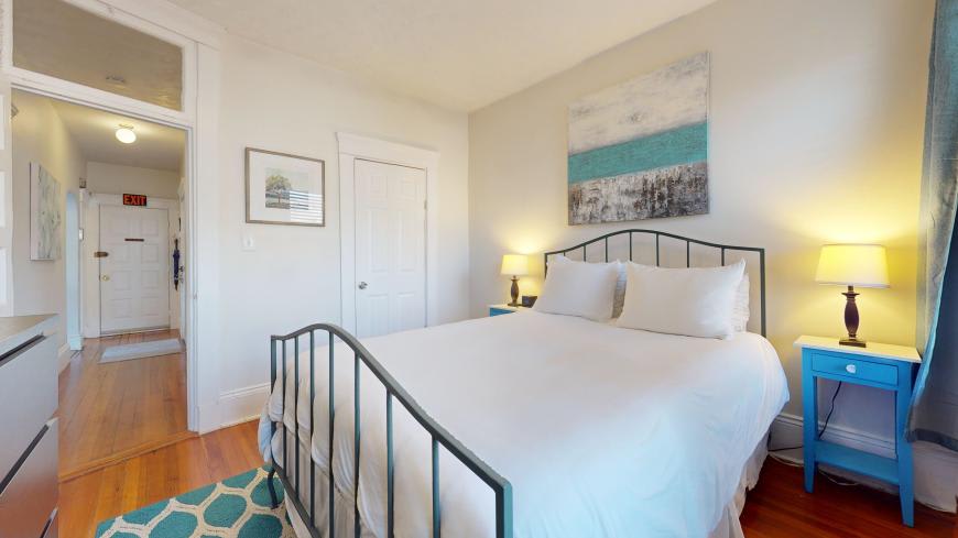 636 Washington St – photo 2