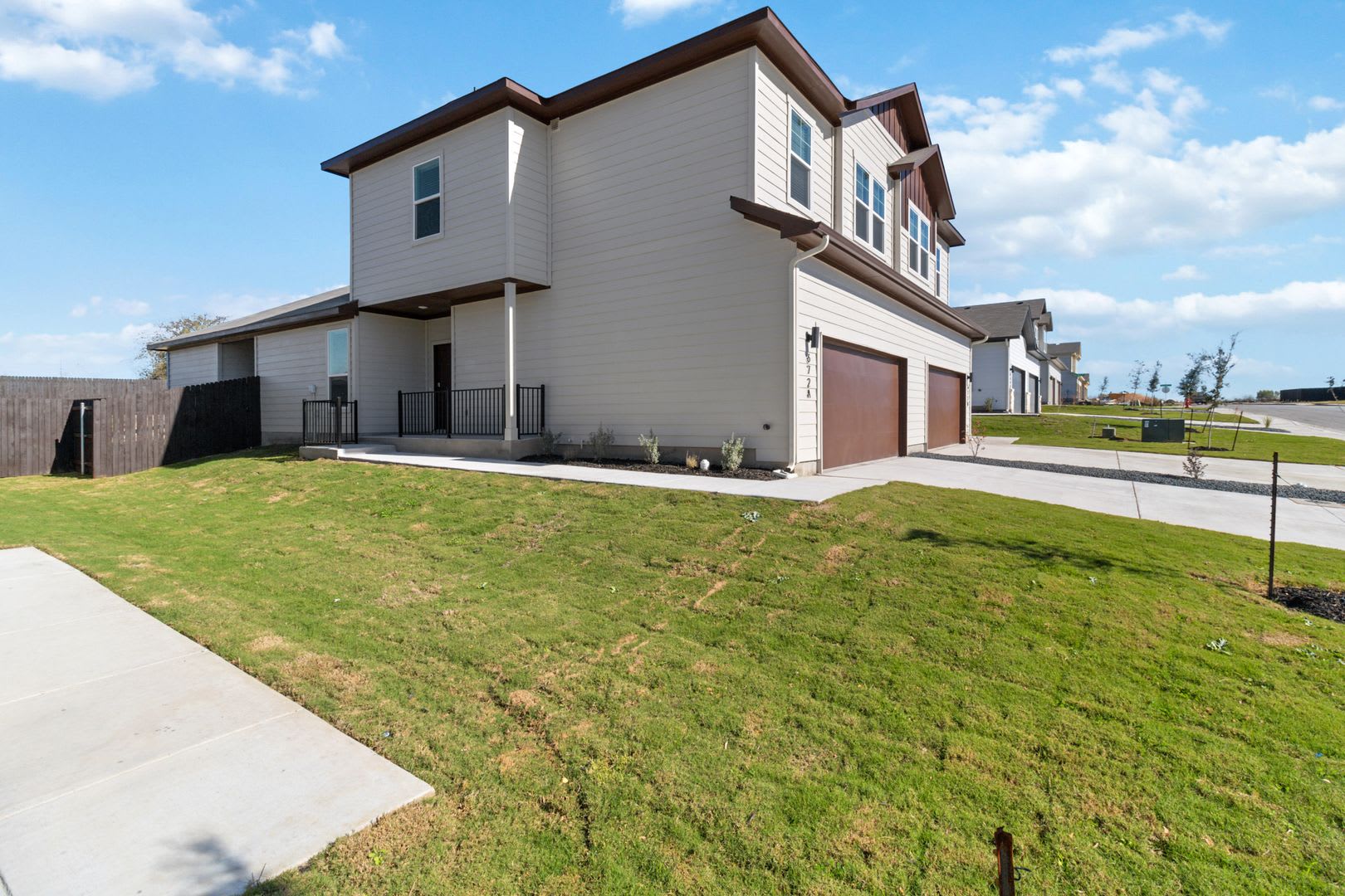 Brand New 4 Bedroom Emma Park Home With Private Yard 2 Car Garage – photo 2