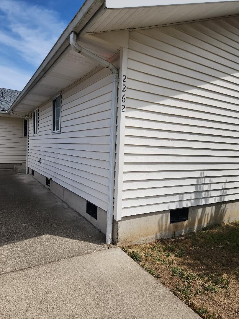 2-bedroom 2-bath duplex – photo 2