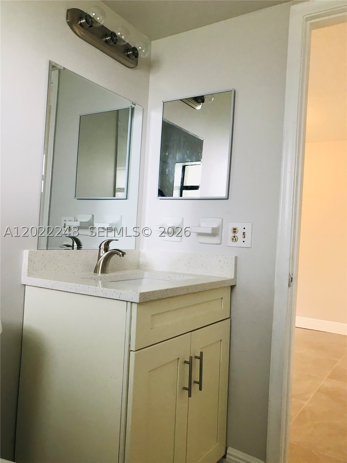 565 NW 100th Pl – photo 5
