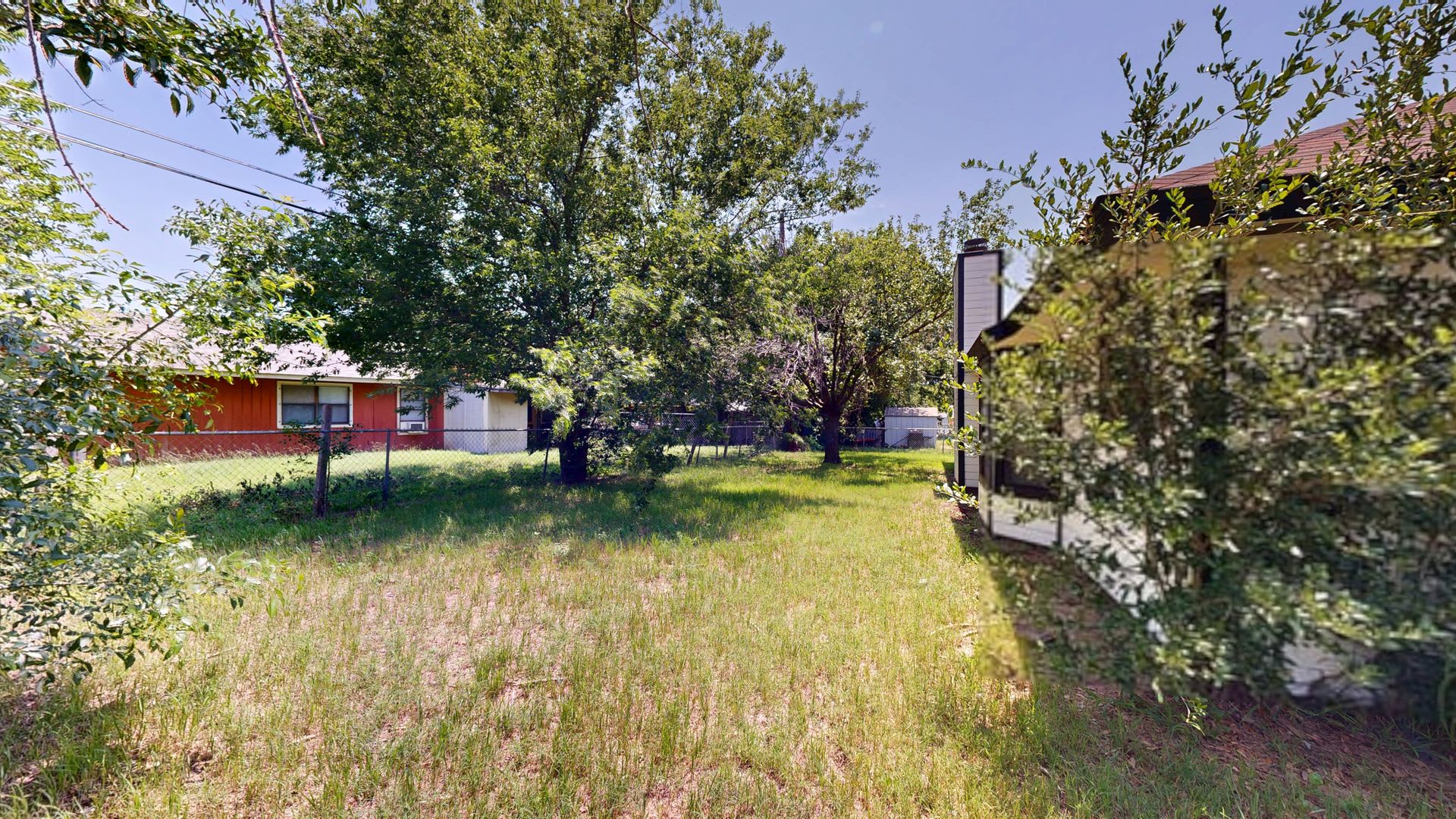 2 WEEKS FREE + REMODELED 3 BEDROOM 2 BATH ALL TILE HOUSE!!! – photo 4