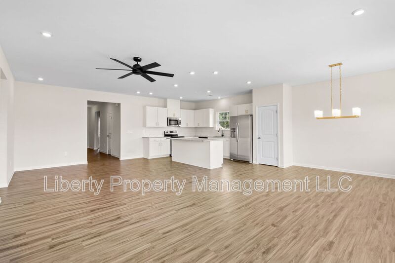 433 Troy Dr – photo 3