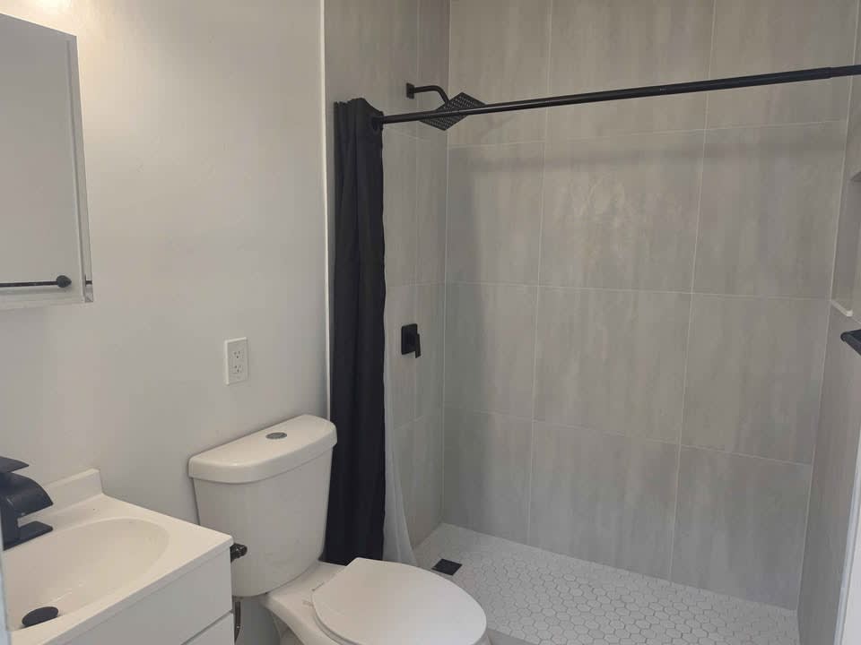 2930 Nw 32nd St – photo 4