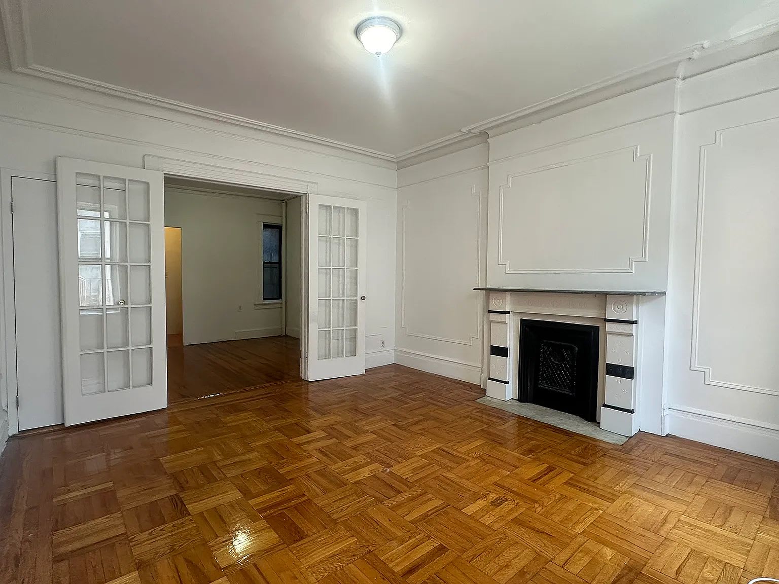 309 W 54th St Apt 3A – photo 1