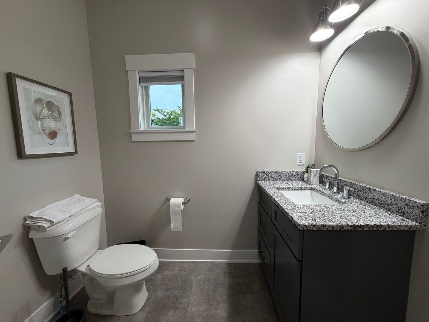 406 E 6Th St 4 Bed 4 Bath Fully Furnished Located Right By Kirkwood – photo 2