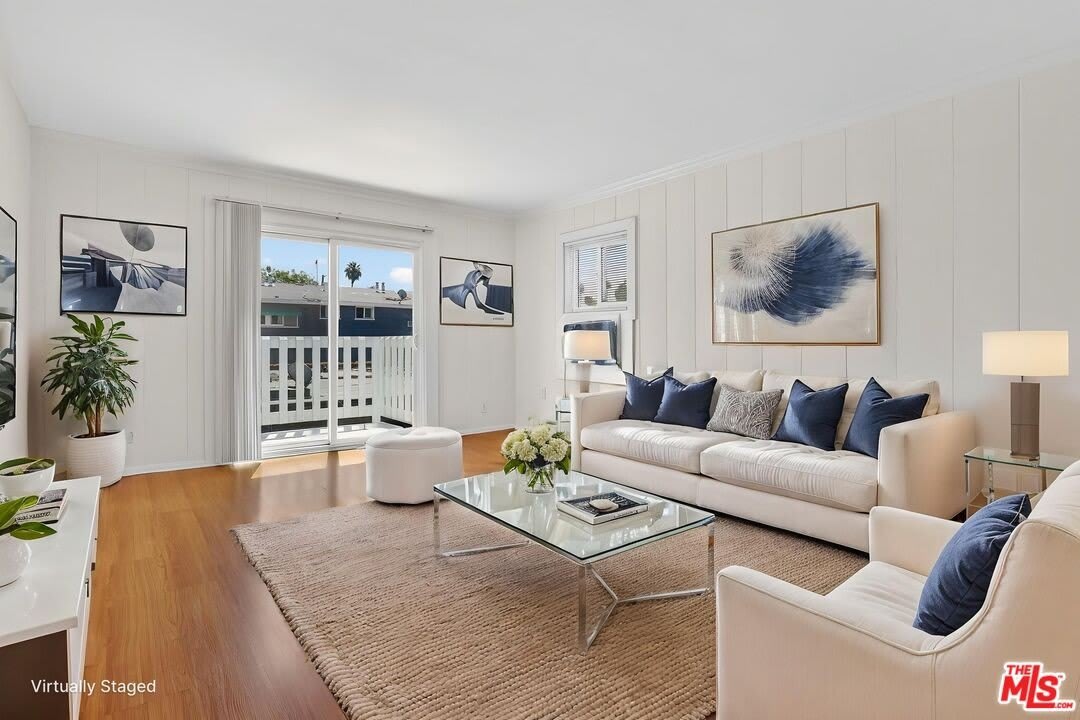 14721 Sylvan St – photo 1
